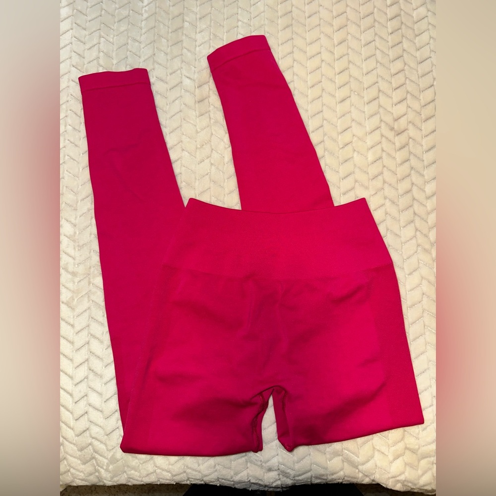 Alphalete Magenta Leggings - Picture 2 of 11